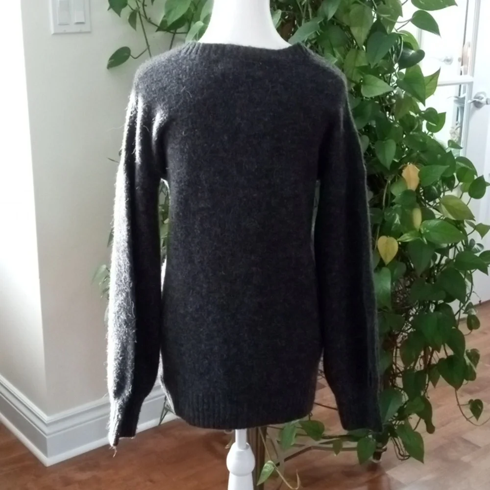 Women's Gray Alpaca Sweater with Deer Design - Picture 4 of 13